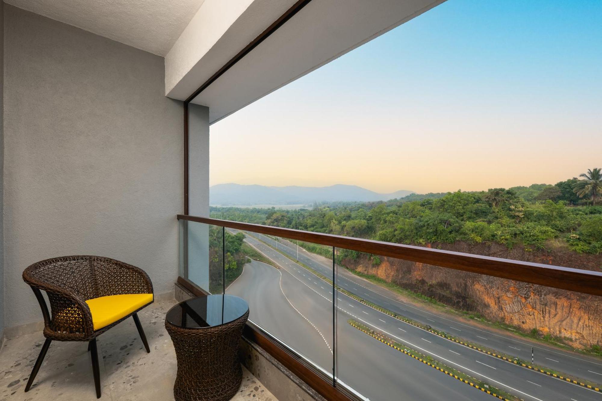 Cloud9 Sarovar Premiere Palomen Goa Bãi biển Bãi biển Palolem Ngoại thất bức ảnh